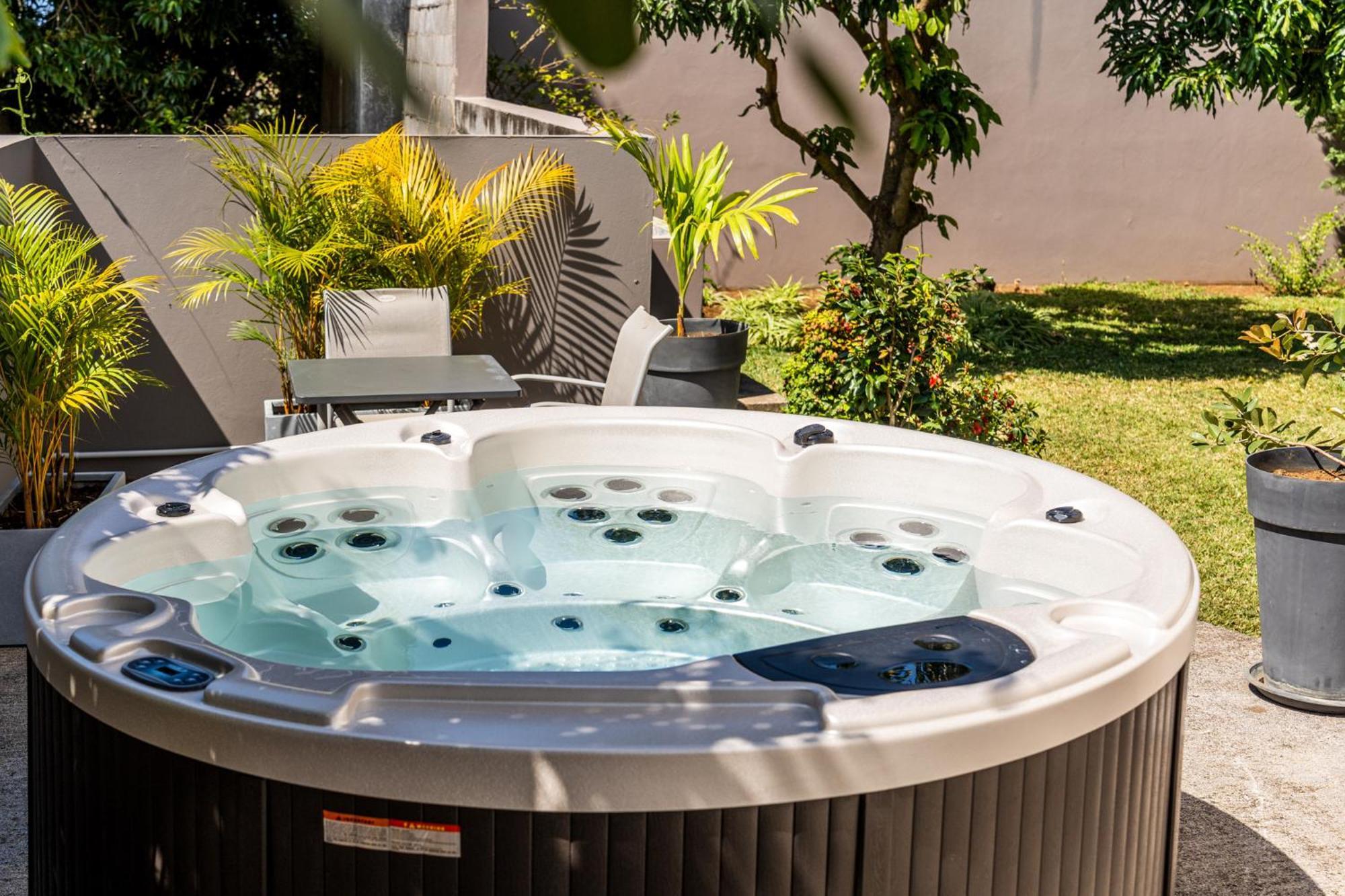 סיינט ג'וזף Villa Et Grand Jacuzzi Six Personnes, En Pleine Nature מראה חיצוני תמונה